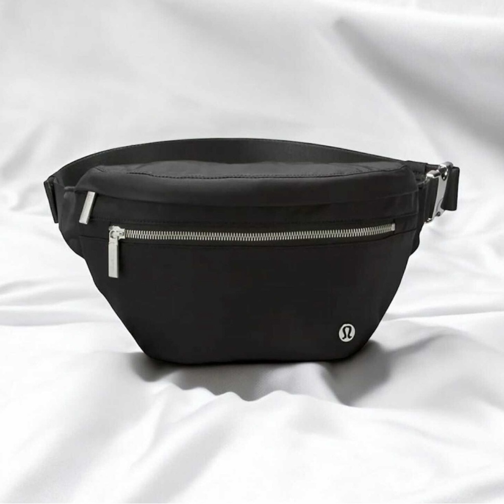 Lululemon Men/Women City Adventure Black Belt Bag- 2.5L Black